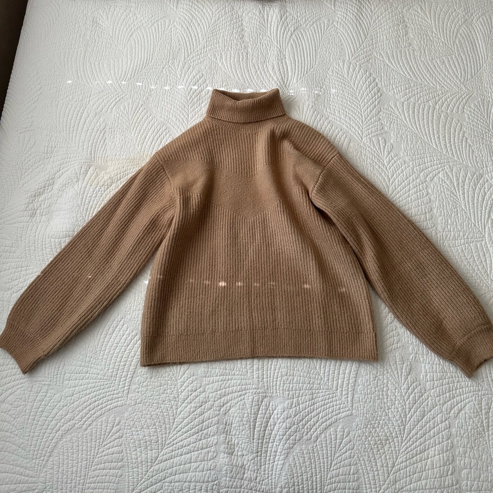 Lulu’s turtleneck